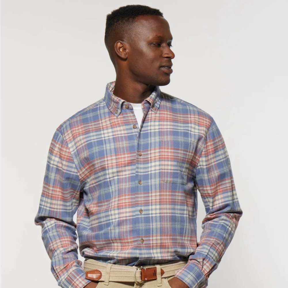 JOHNNIE O CARL PLOTT
TUCKED BUTTON UP SHIRT
JMWL8170 Size Small